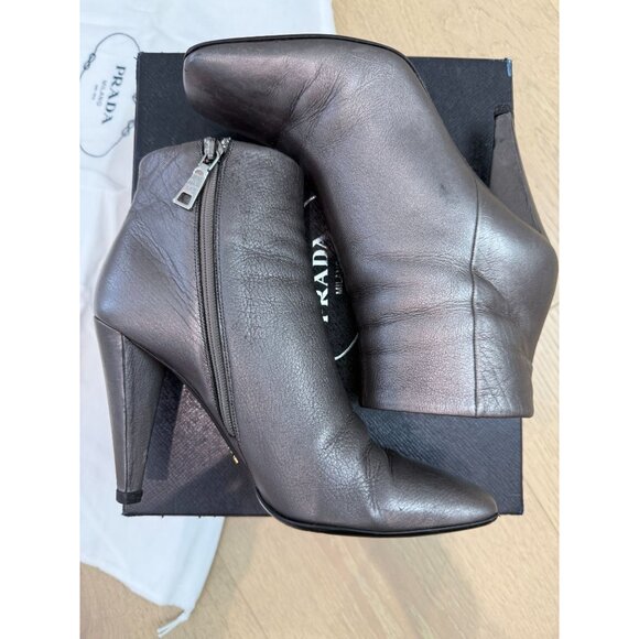 Vintage from 1999 Collection Genuine Leather Prada Ankle Boots, size 37 - Picture 6 of 16